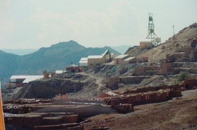 BouAzzer_Mine_Eritrite type locallity.jpg (25355 byte)