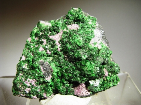 Uvarovite - Saranovskii Mine, Sarany Village, Urals region, Russia