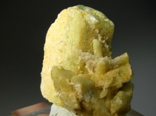 Brazilianite - Linopolis, Doce valley, Minas Gerais, Brazil