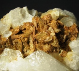 Magnesite - Dosso dei Cristalli, Malenco Valley, Italy