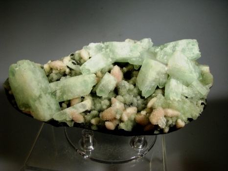 Apophyllite, Stilbite - Jalgaon District, Maharashtra, India