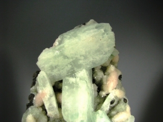 Apophyllite, Stilbite - Jalgaon District, Maharashtra, India
